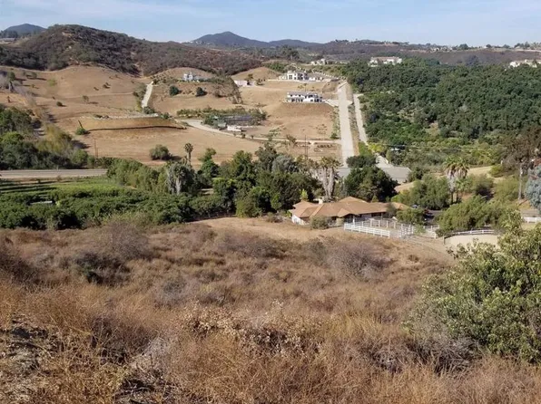 Avohill Dr, Vista, CA 92084