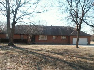 6940 Prairie View Rd, Kansas City, MO 64151