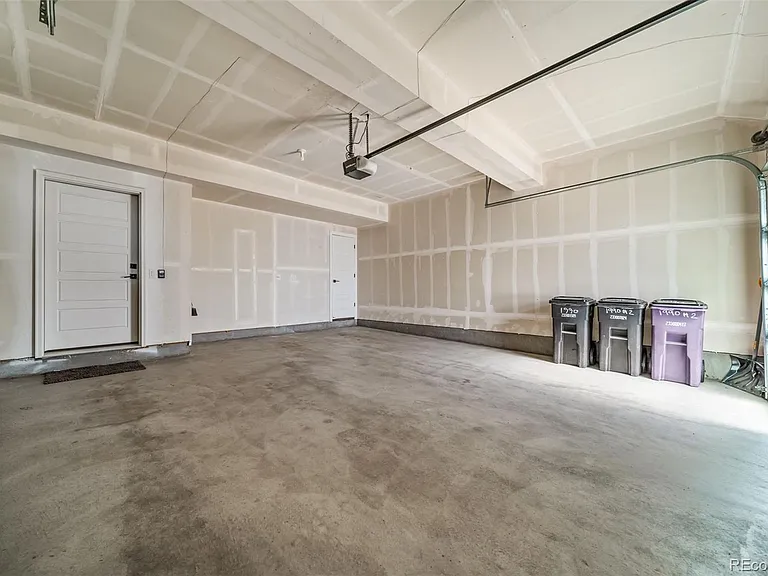 1990 S Holly St #2 — Photo 34