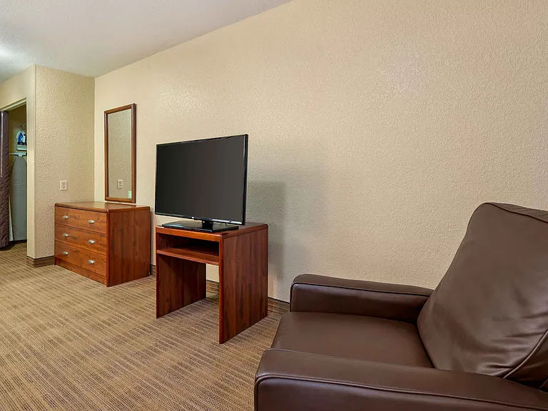 Studio Suite - 1 Queen Bed