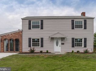 125 Terrace Rd, Levittown, PA 19056