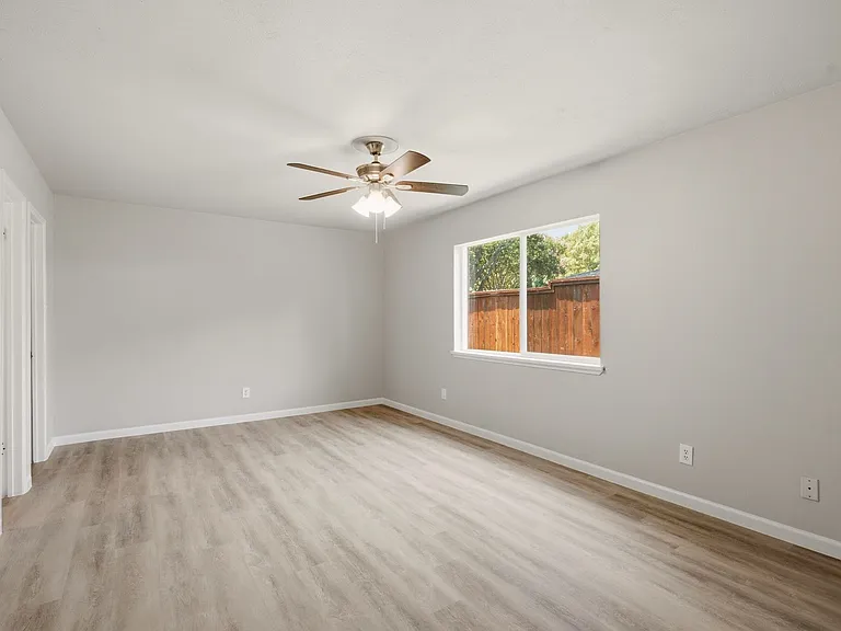 1616 Stockton Trl — Photo 20