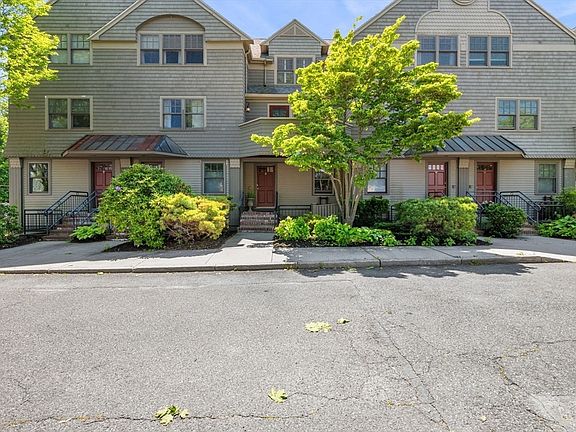 4th image of 27 West St #11