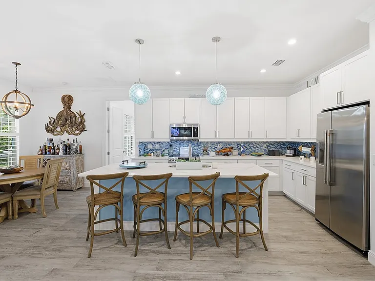 3929 Shoreside Dr — Photo 3