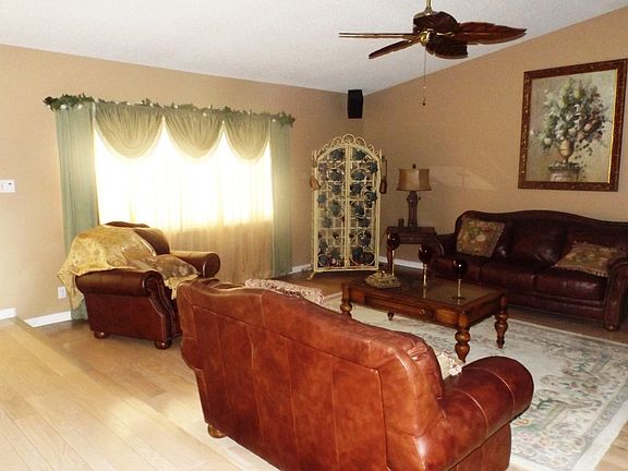 2nd image of 3115 Evans Dr