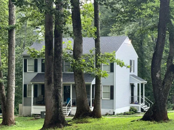 210 Foxcroft Dr, Monroe, VA 24574