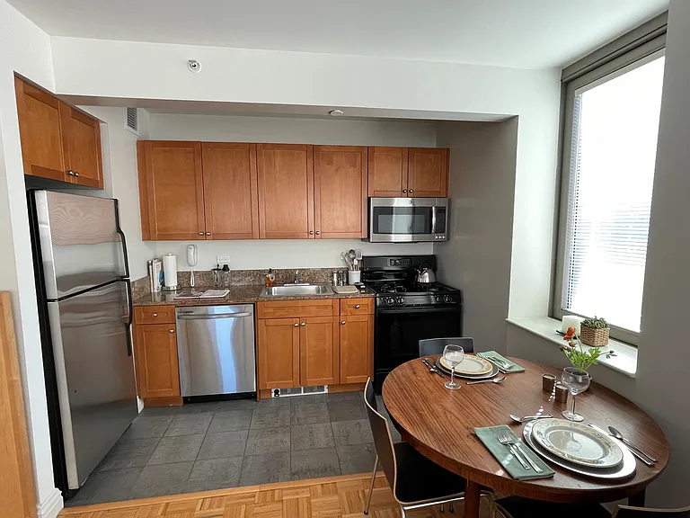 1500 Lexington Ave #12A — Photo 7