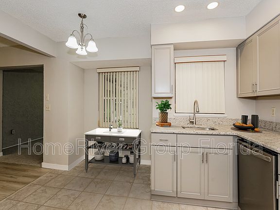 5th image of 120 Point Pleasant Dr