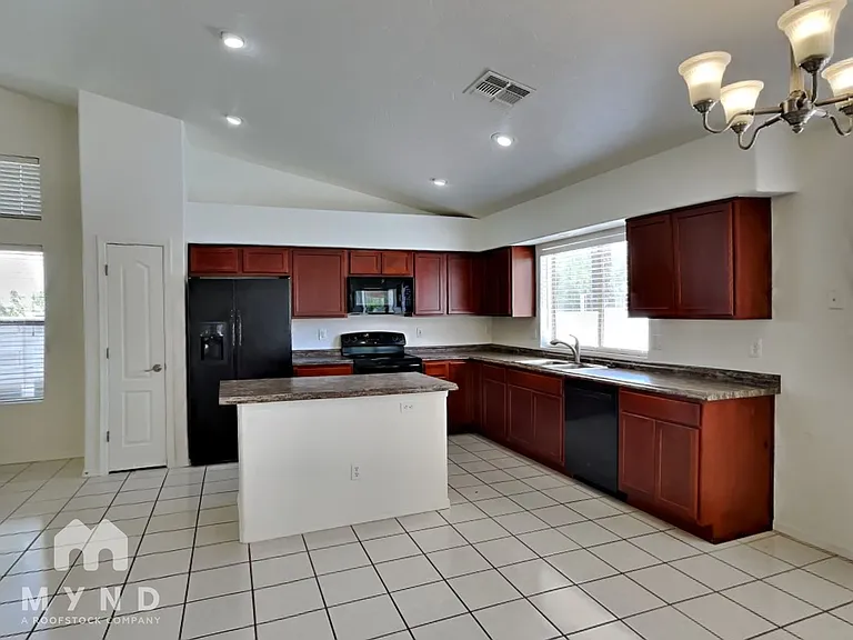 137 S Nightfall Ave — Photo 3