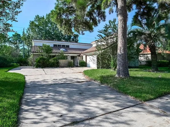 5939 Donwhite Ln, Houston, TX 77088