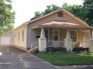 1312 W 5th St, Coffeyville, KS 67337