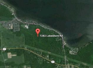 7282 Lakeshore Rd, Cicero, NY 13039