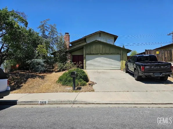 2908 Catalina Dr, Bakersfield, CA 93306