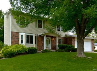 1808 Whispering Ridge Ln, Saint Peters, MO 63376