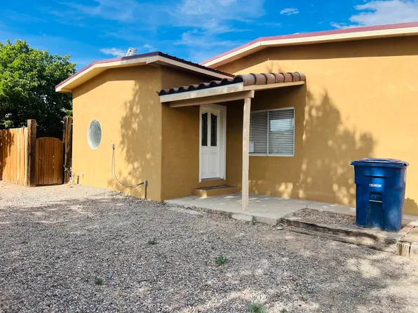 2702 1st St NW, Albuquerque, NM 87107