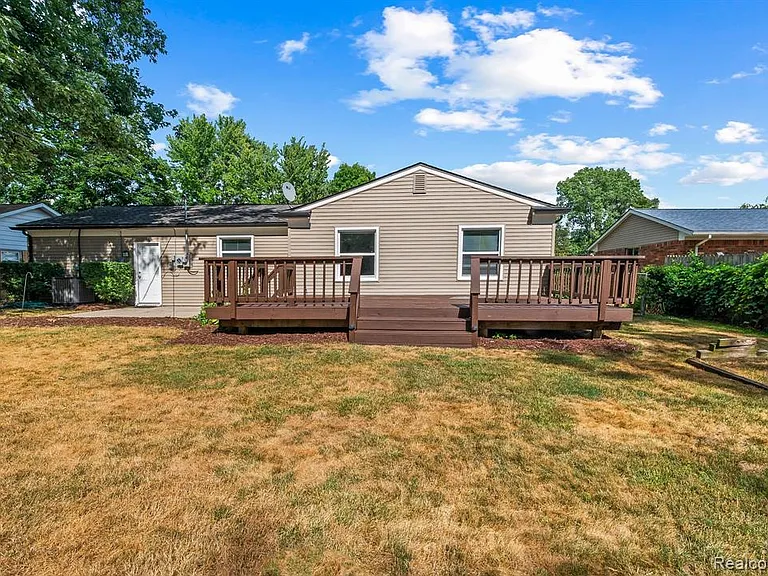 51205 Fairlane Dr — Photo 22