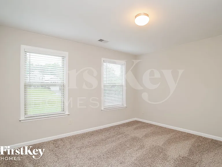 218 Woods Cir — Photo 13