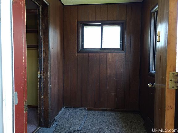 3rd image of 57335 Rockland St