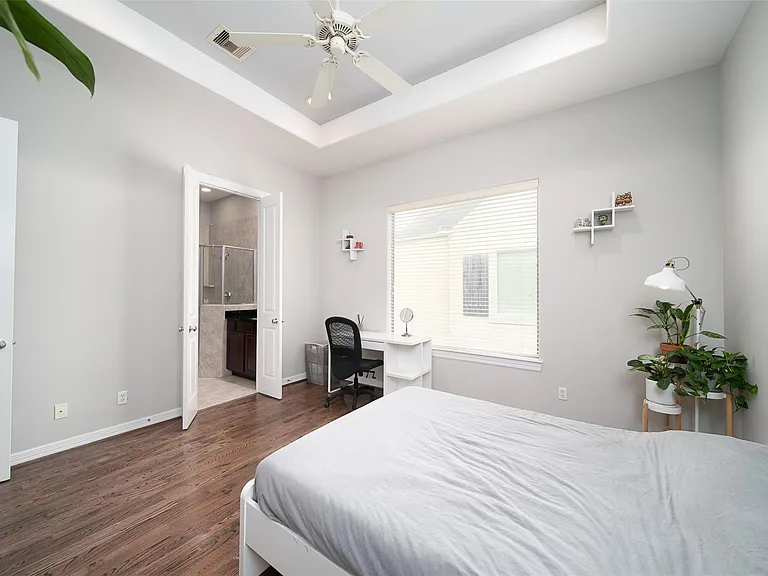 3848 Center St — Photo 20