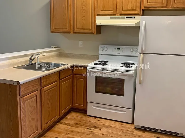 1110 W Main St #4 — Photo 4