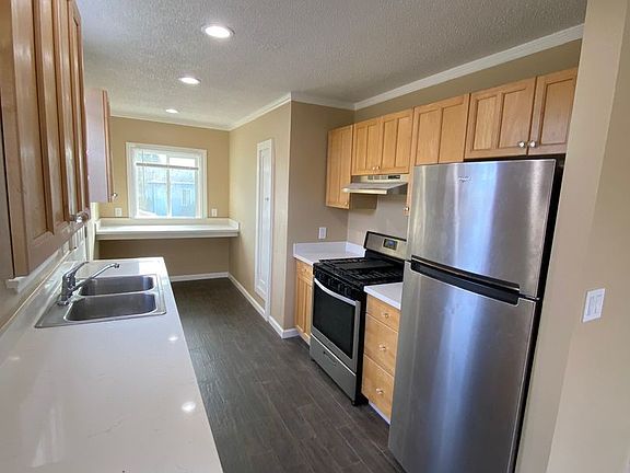 4th image of 817 52nd St APT B