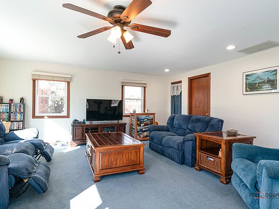 3rd image of 18601 W Country Ln