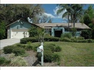 1302 Oxmoor Ct, Valrico, FL 33596