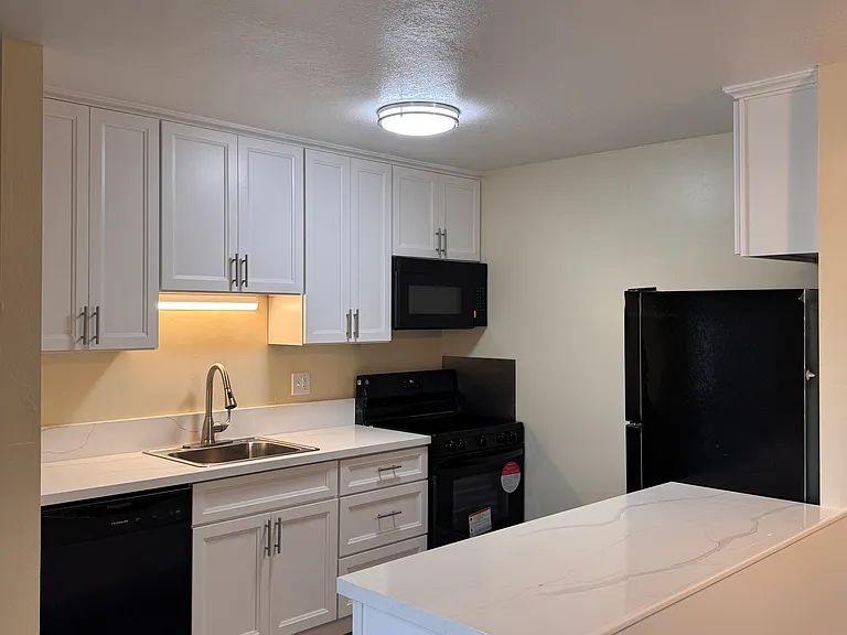 520 Van Buren Avenue — Photo 87