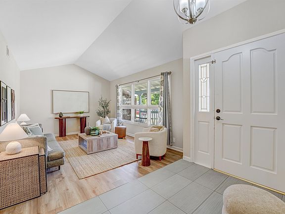 5th image of 380 Springpark Cir