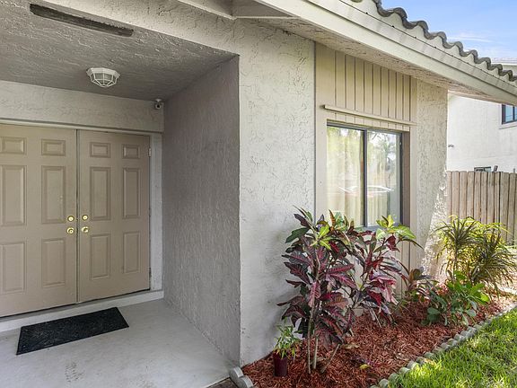 4th image of 5820 Strawberry Lakes Circle