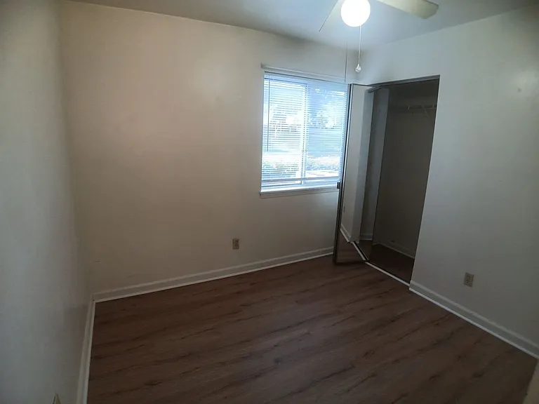 1470 Seneca Dr #D — Photo 4