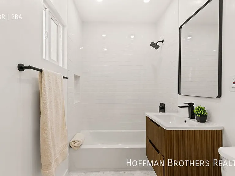 1244 W 107th St — Photo 6