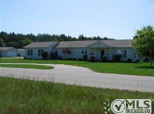 7826 Sunset Shores Dr, Stanwood, MI 49346