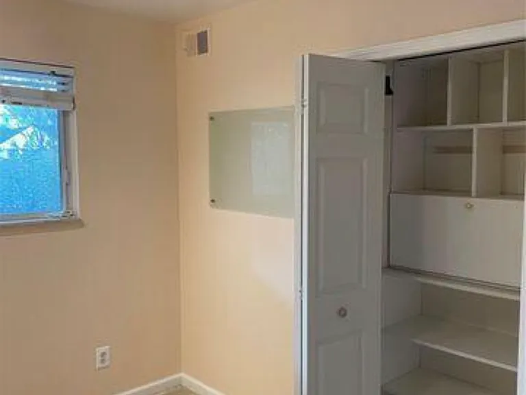 42630 Plymouth Hollow Dr #42630 — Photo 14