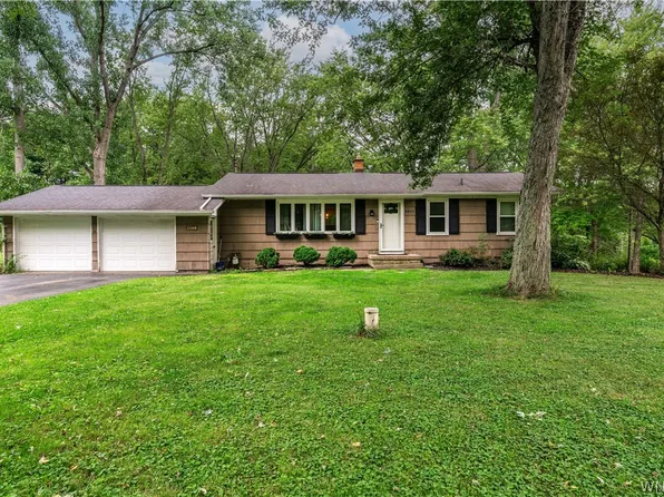 4402 Two Rod Rd, East Aurora, NY 14052