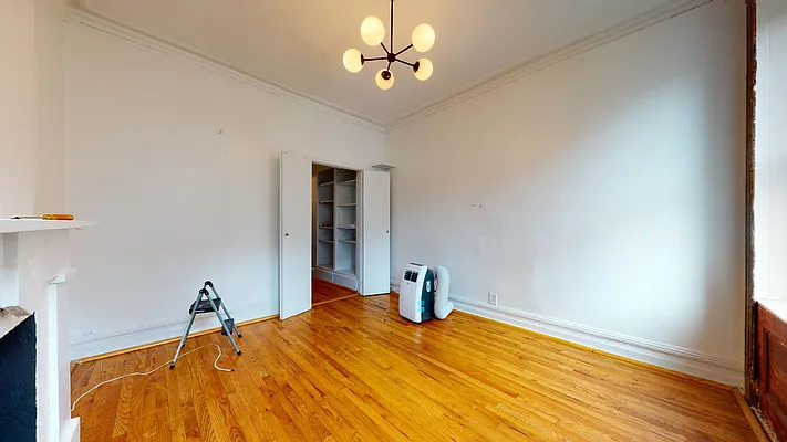 Rented by Bond New York | media 7