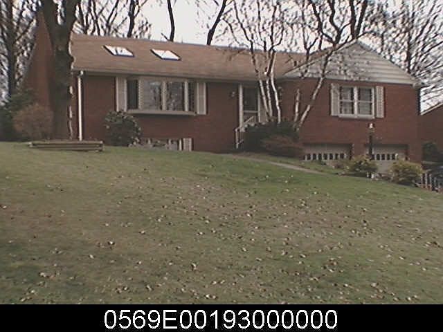 2442 Berkshire Dr