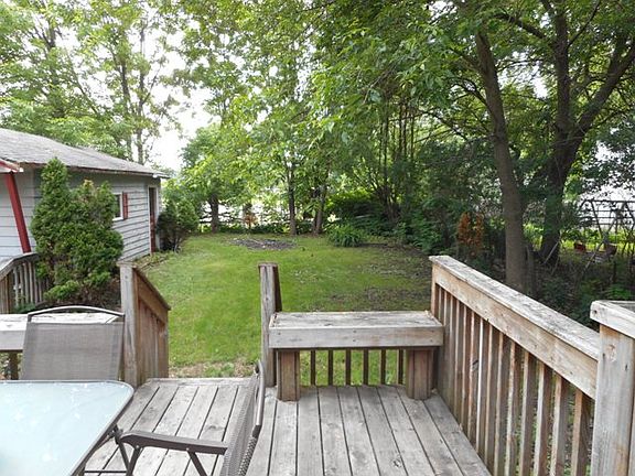 3rd image of 138 E McClure St