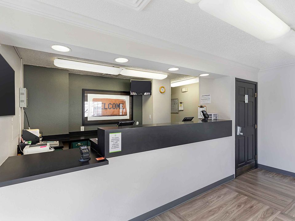 Lobby and Guest Check-in