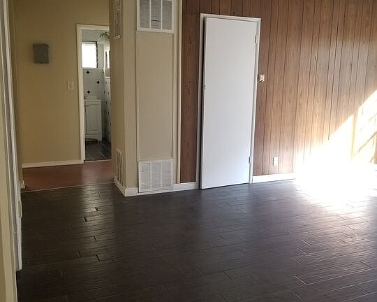 3rd image of 4106 Rosewood Ave APT 5