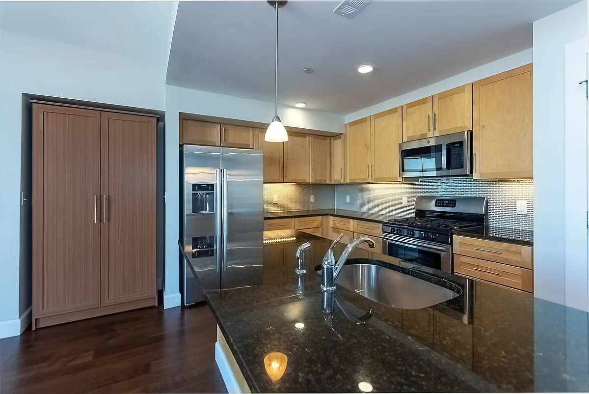 Building Photo - 1501 Commonwealth Ave #503