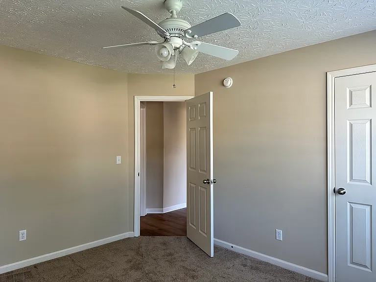 3944 Winthrop Dr — Photo 29