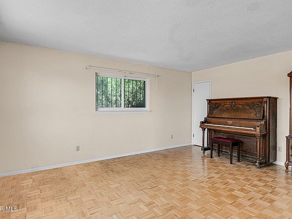5th image of 2611 Jefferson Ave