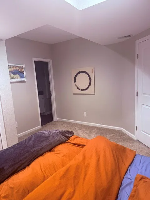 5 bed, 3400 sqft, $1,400 — Photo 2