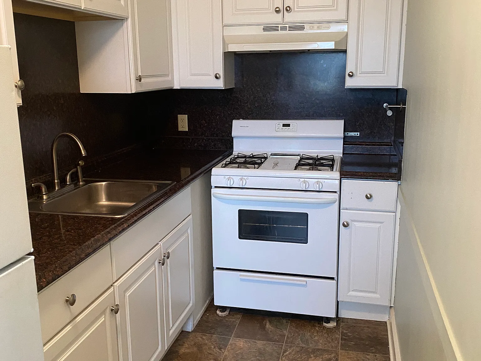 South Street Apartments — Photo 2