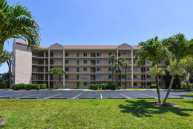 275 Palm Ave #C406 — Photo 3