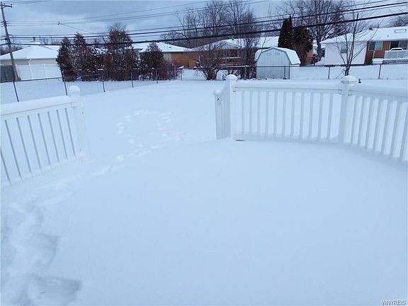 4th image of 2677 Parker Blvd