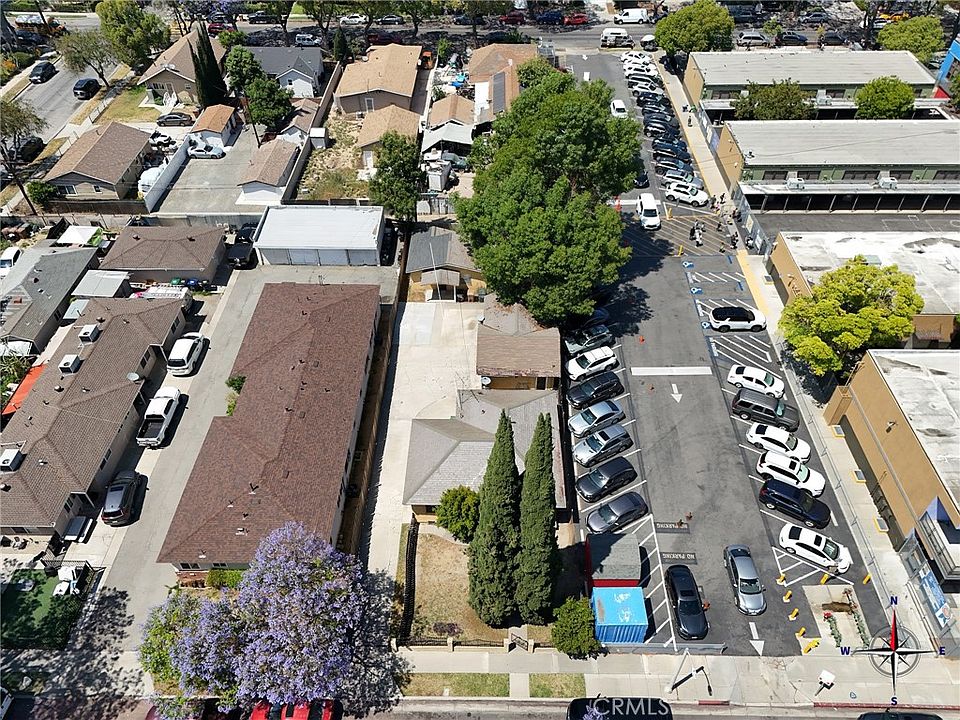 1st image of 215 E Ash Ave