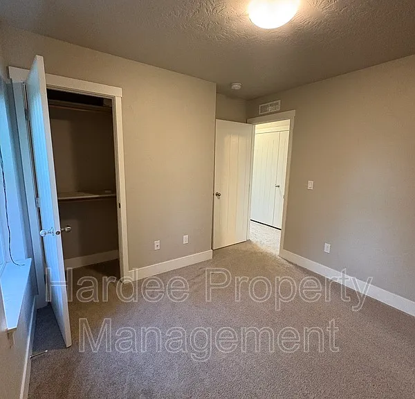 4315 N Adams St — Photo 15