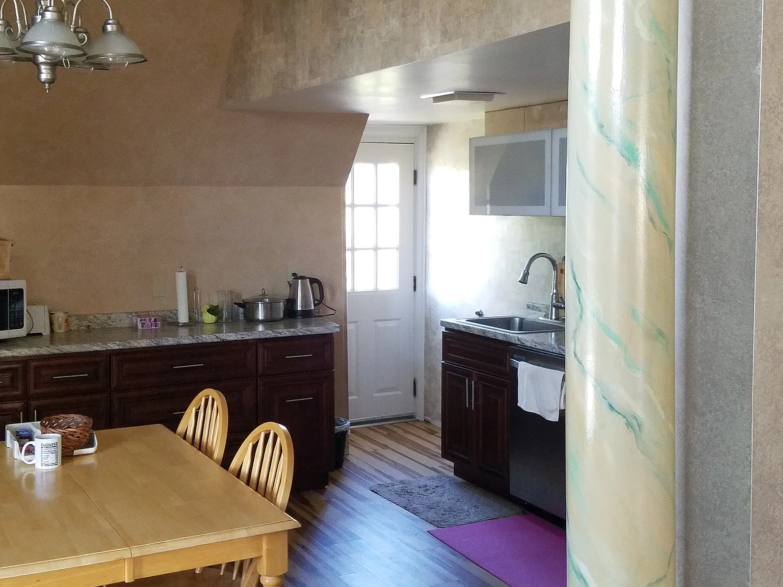 2 bed, 1200 sqft, $1,995 — Photo 2